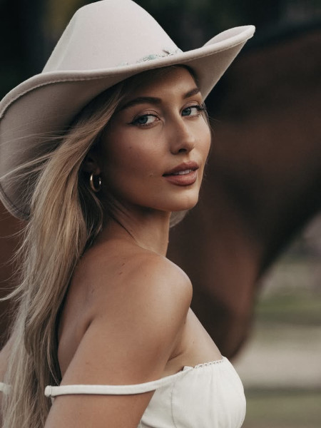 Miss BCBG Heloise